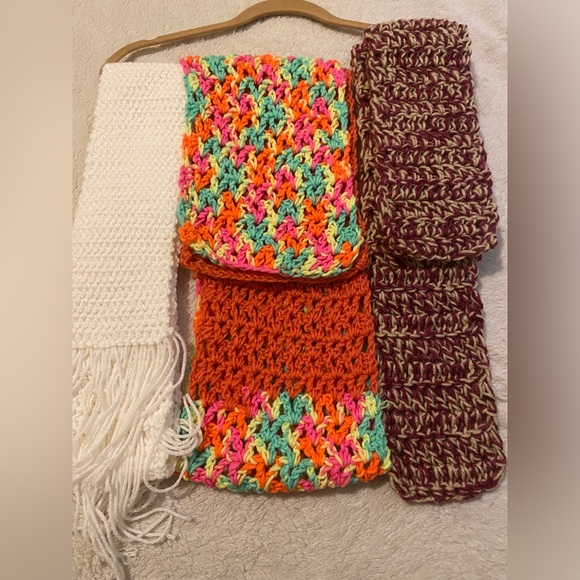 Knitted Scarves - Picture 1 of 2